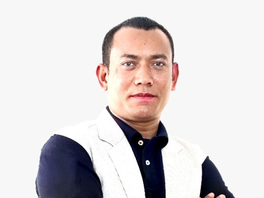 रवि लामिछाने मुछिएको सहकारीका कोषाध्यक्षलाई पोखराको जेलबाट ल्याएर बयान लिँदै समिति